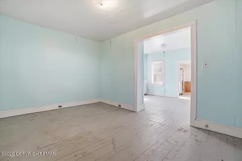 Living - 539 Harrison Ave, Scranton, PA 18510 photo 16 of 16