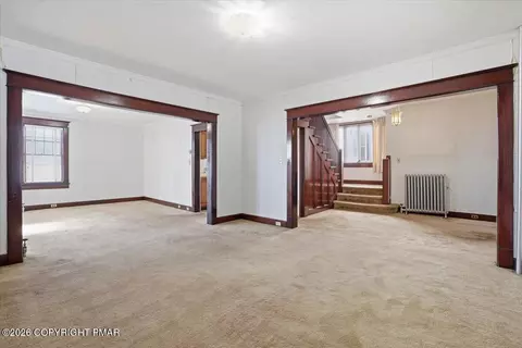 Living - 539 Harrison Ave, Scranton, PA 18510 photo 2 of 16