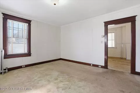 Living - 539 Harrison Ave, Scranton, PA 18510 photo 11 of 16