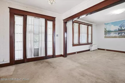 Living - 539 Harrison Ave, Scranton, PA 18510 photo 6 of 16