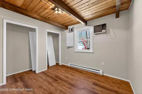 Bedroom - 170 Dover Dr, Bushkill, PA 18324 photo 4 of 5