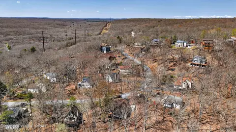 View/Area - 170 Dover Dr, Bushkill, PA 18324 photo 3 of 4