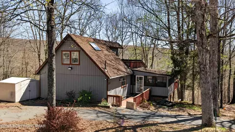 170 Dover Dr, Bushkill, PA 18324