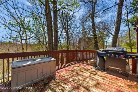 Exterior - 170 Dover Dr, Bushkill, PA 18324 photo 4 of 7