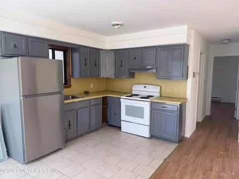 1666 Marina Dr, Tobyhanna, PA 18466