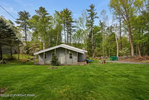 108 Mink Ln, Bushkill, PA 18324
