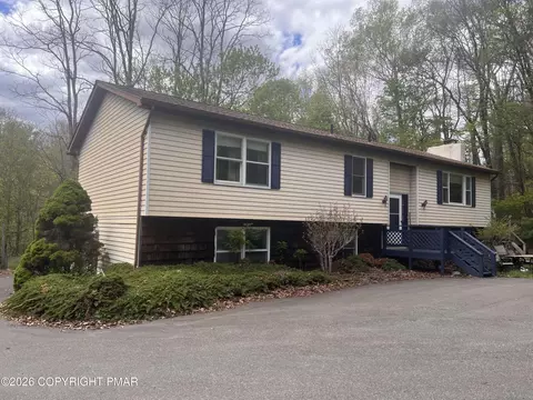 3149 Sheriff Ln, East Stroudsburg, PA 18302