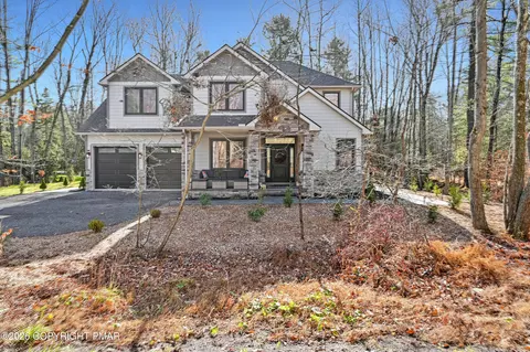 212 Gross Dr, Pocono Pines, PA 18350