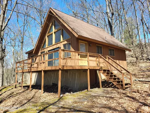 Exterior - 1006 Hampstead Rd, Bushkill, PA 18324 photo 2 of 28
