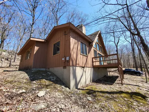 Exterior - 1006 Hampstead Rd, Bushkill, PA 18324 photo 5 of 28