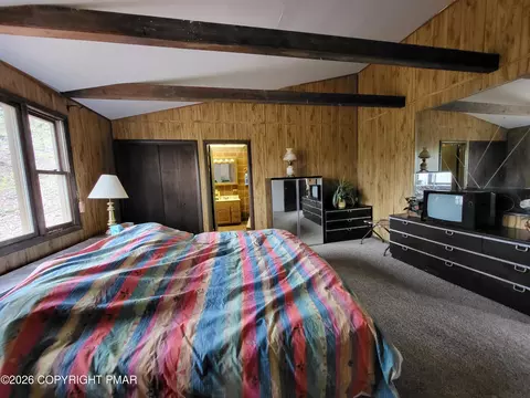 Bedroom - 1006 Hampstead Rd, Bushkill, PA 18324 photo 3 of 10