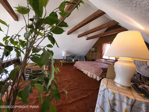 Bedroom - 1006 Hampstead Rd, Bushkill, PA 18324 photo 4 of 10