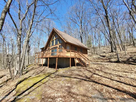Exterior - 1006 Hampstead Rd, Bushkill, PA 18324 photo 6 of 28