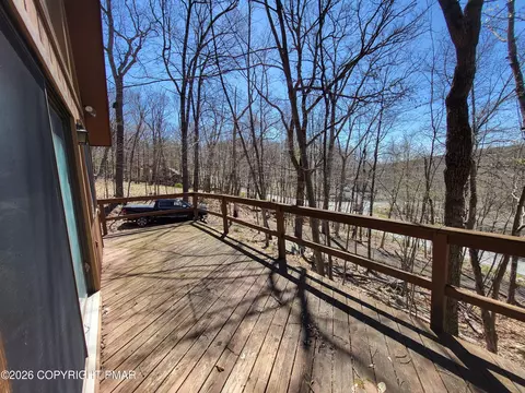 Exterior - 1006 Hampstead Rd, Bushkill, PA 18324 photo 4 of 28