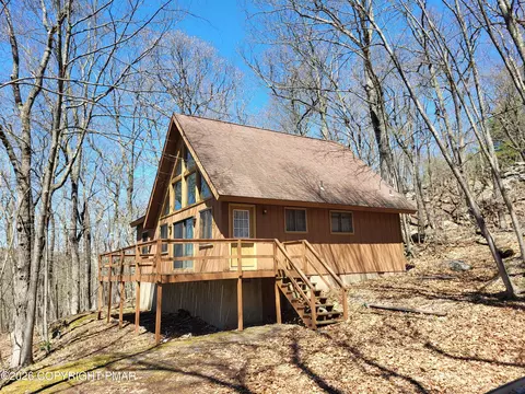 Exterior - 1006 Hampstead Rd, Bushkill, PA 18324 photo 10 of 28