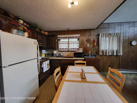 Kitchen - 1006 Hampstead Rd, Bushkill, PA 18324 photo 2 of 3