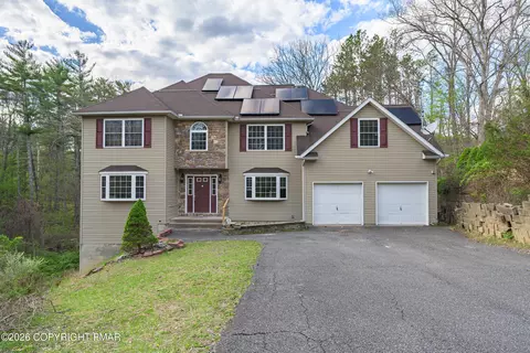 101 Kimball Ct, East Stroudsburg, PA 18302