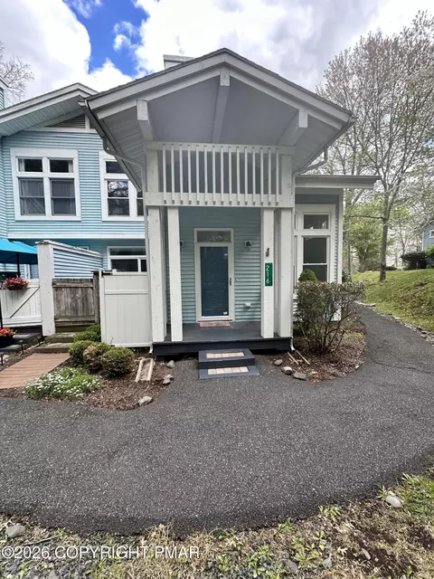216 Abbington Dr, East Stroudsburg, PA 18302