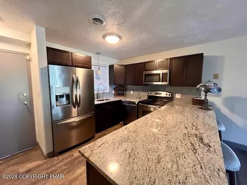 130 Foxfire Dr, Mount Pocono, PA 18344