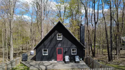 163 Owassa Dr, Pocono Lake, PA 18347