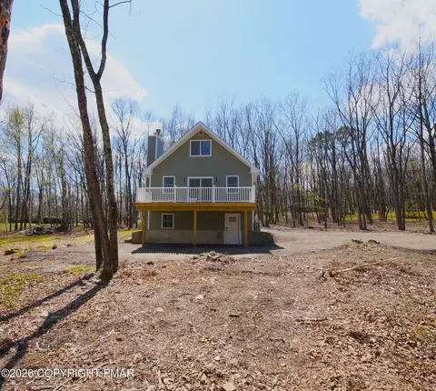 1486 N Rocky Mountain Dr, Effort, PA 18330