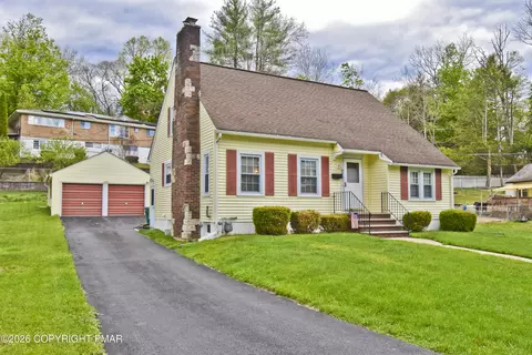 142 Maple Ave, East Stroudsburg, PA 18301