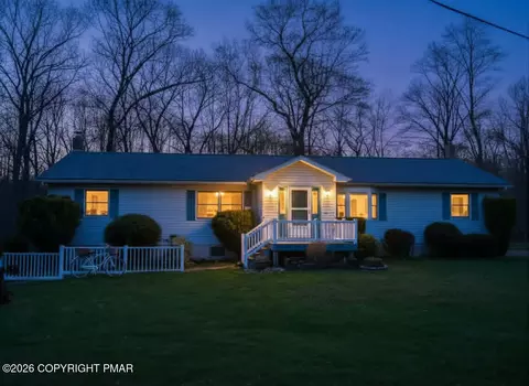 115 Ellison Ln, Cresco, PA 18326