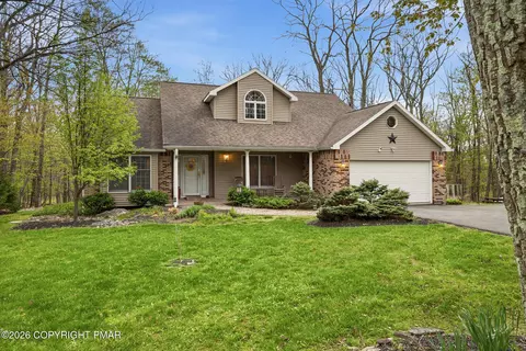 211 Michael Ln, Stroudsburg, PA 18360