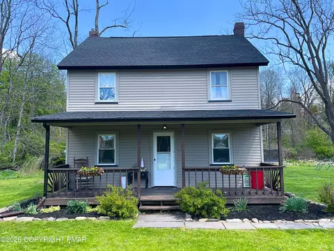 5780 Paradise Valley Rd, Cresco, PA 18326