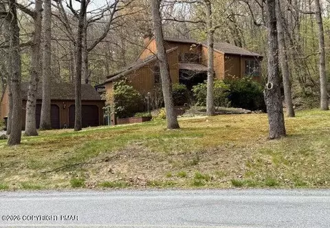 2253 Skyline Dr, Slatington, PA 18080
