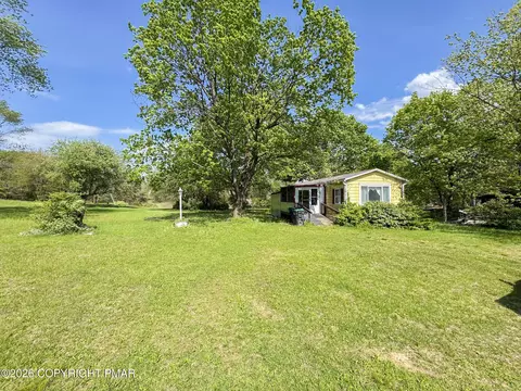 279 E Lizard Creek Rd, Lehighton, PA 18235