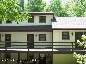 15 Villas Rd, Mount Pocono, PA 18344