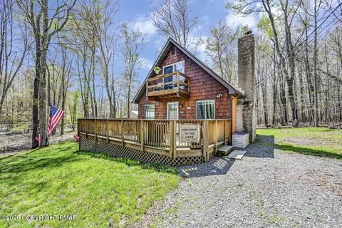 45 Black Bear Rd, Lake Ariel, PA 18436