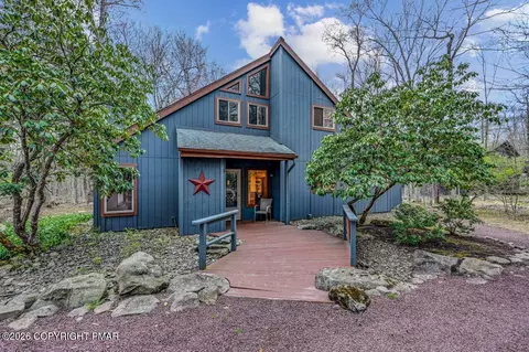 171 Crocketts Cres, Pocono Pines, PA 18350