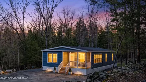 2194 Snow Hill Falls Rd, Cresco, PA 18326