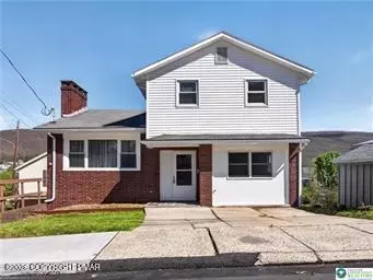 2 E Center St, Nesquehoning, PA 18240