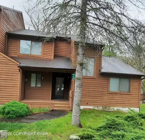 409 Tudor Ct, Bushkill, PA 18324