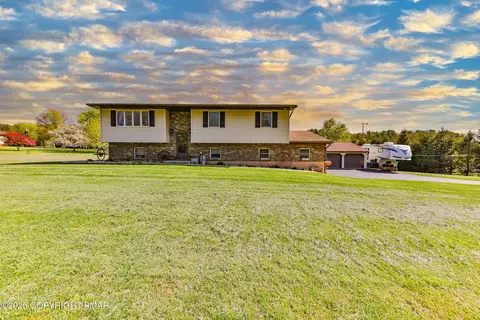 1040 Stagecoach Rd W, Lehighton, PA 18235