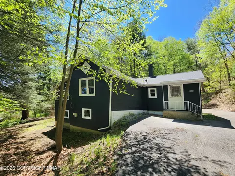 3270 Forest Inn Rd, Palmerton, PA 18071