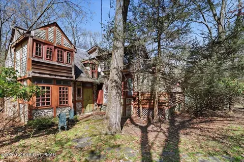 3114 Pocono Dr, East Stroudsburg, PA 18302