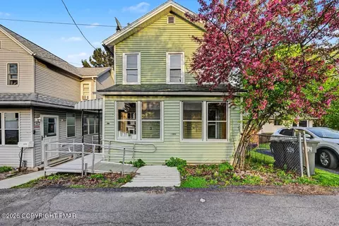 432 S Edwards Ct, Scranton, PA 18504