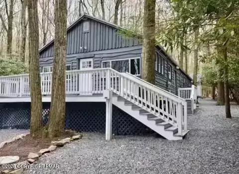 29 Lakeview Dr, Lake Harmony, PA 18624