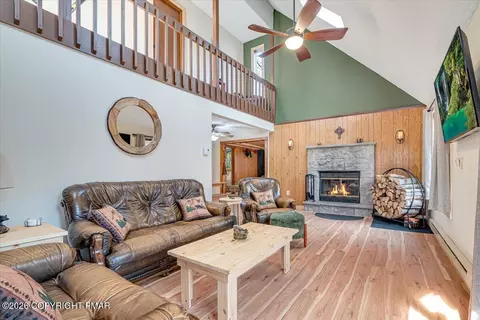 112 Maple Rd, Blakeslee, PA 18610
