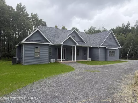 602 N Scenic Dr, Albrightsville, PA 18210