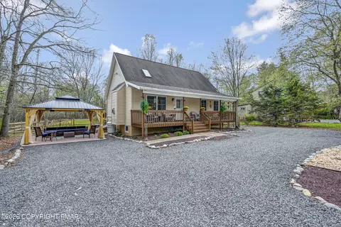 52 Tennyson Cir, Albrightsville, PA 18210
