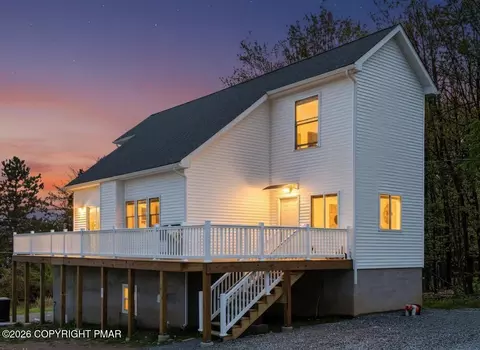 2 Elm St, Mount Pocono, PA 18344