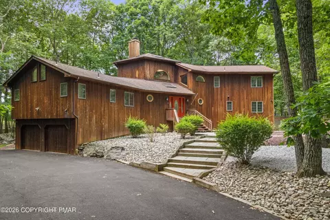 3282 Stonehenge Dr, East Stroudsburg, PA 18301