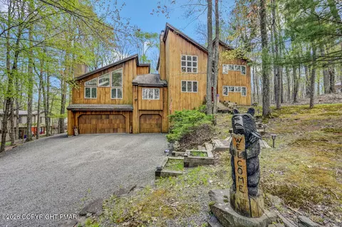 246 White Pine Dr, Pocono Lake, PA 18347