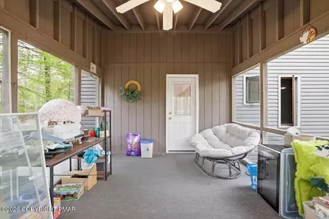 Exterior - 126 Dunchurch Dr, Bushkill, PA 18324 photo 3 of 4
