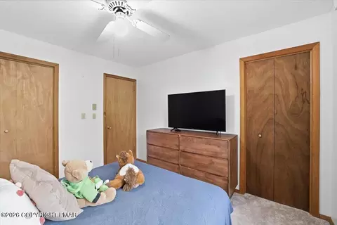 Bedroom - 126 Dunchurch Dr, Bushkill, PA 18324 photo 4 of 7